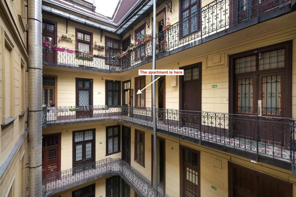 Contemporary Hidden Gem Art-Deco Residence Budapest Eksteriør bilde