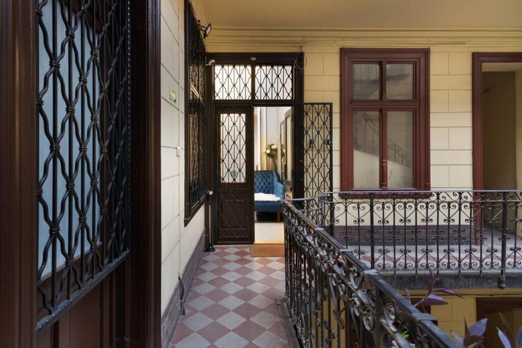 Contemporary Hidden Gem Art-Deco Residence Budapest Eksteriør bilde